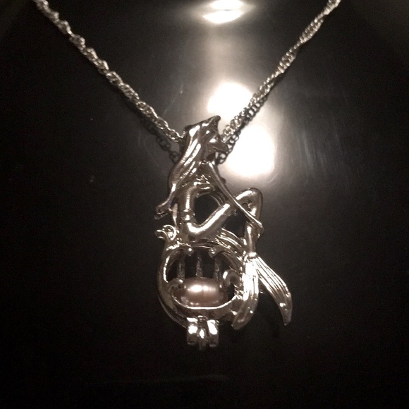 Mermaid Locket With SaltWater Light Pink Pearl Locket On A Stamped925 Necklace - Picture 2 of 4